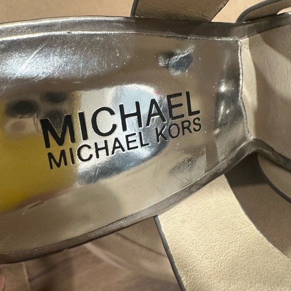 Michael kors platform heels - Picture 5 of 9